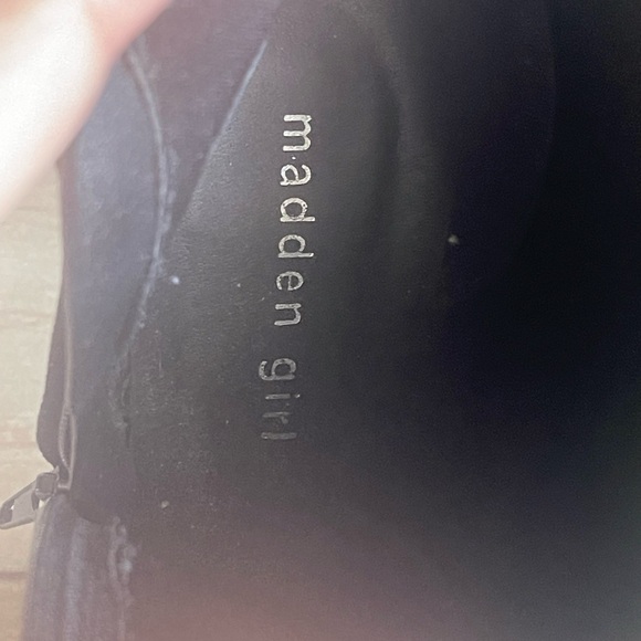 Ankle booties, black faux suede - Picture 12 of 14